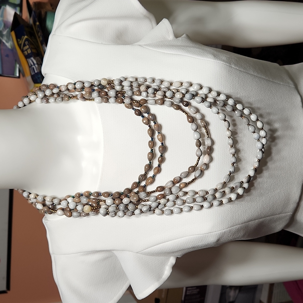 ☀️Lot of 3 Seeded Necklaces White, Brown,  Gray